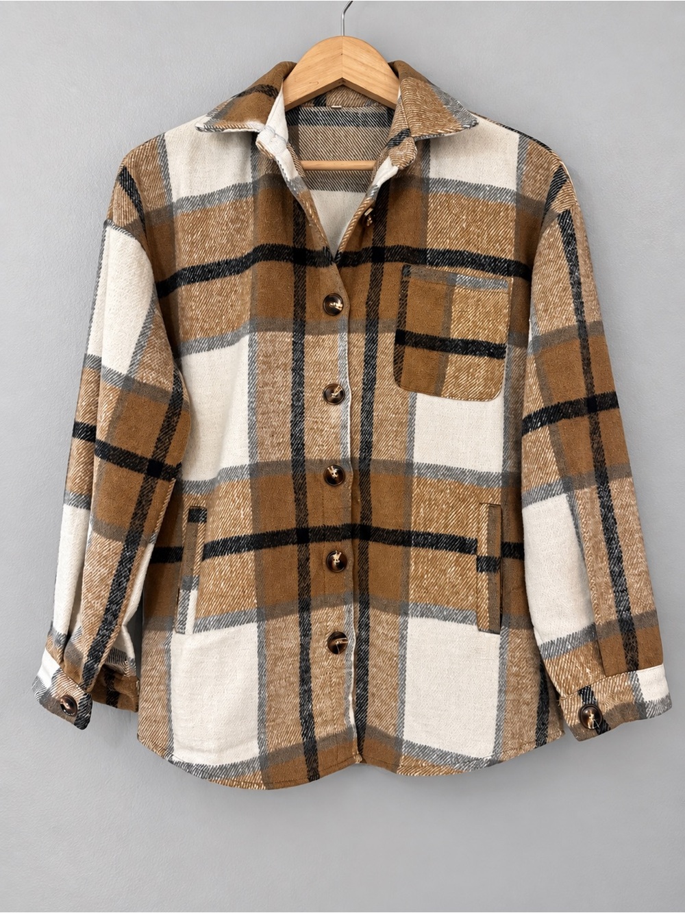 Women’s Plaid Shacket Small Camel Cream Button Front Overshirt Jacket